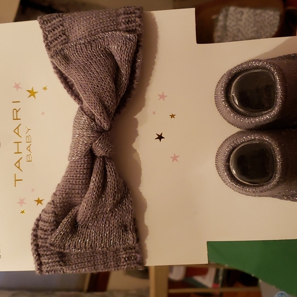 Tahari baby headband and booties - Picture 2 of 3